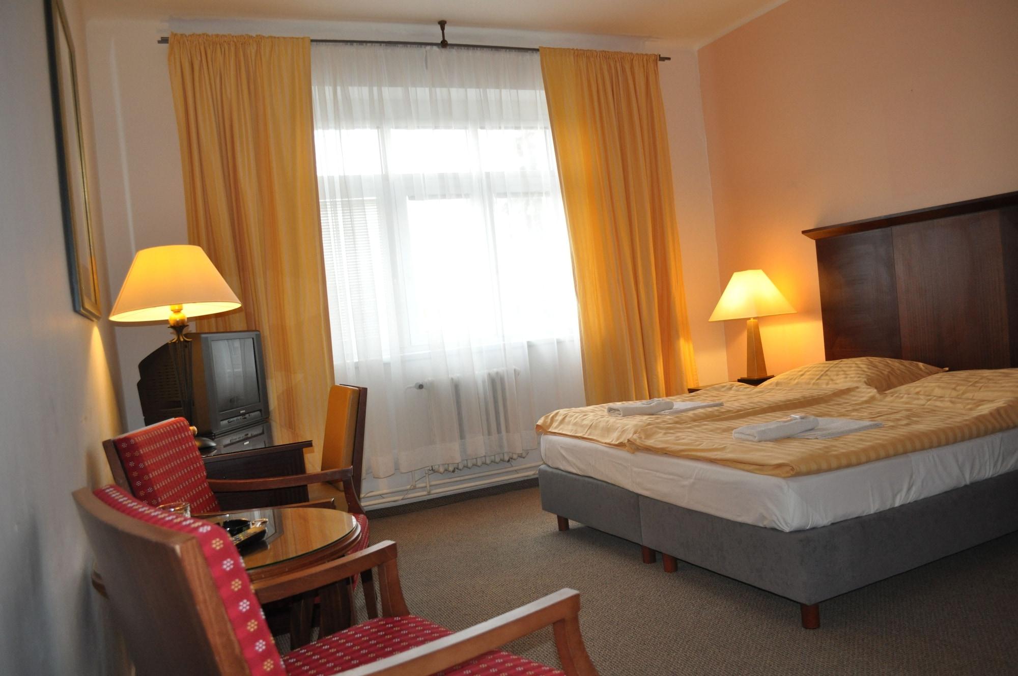 Hotel Svornost Прага Экстерьер фото