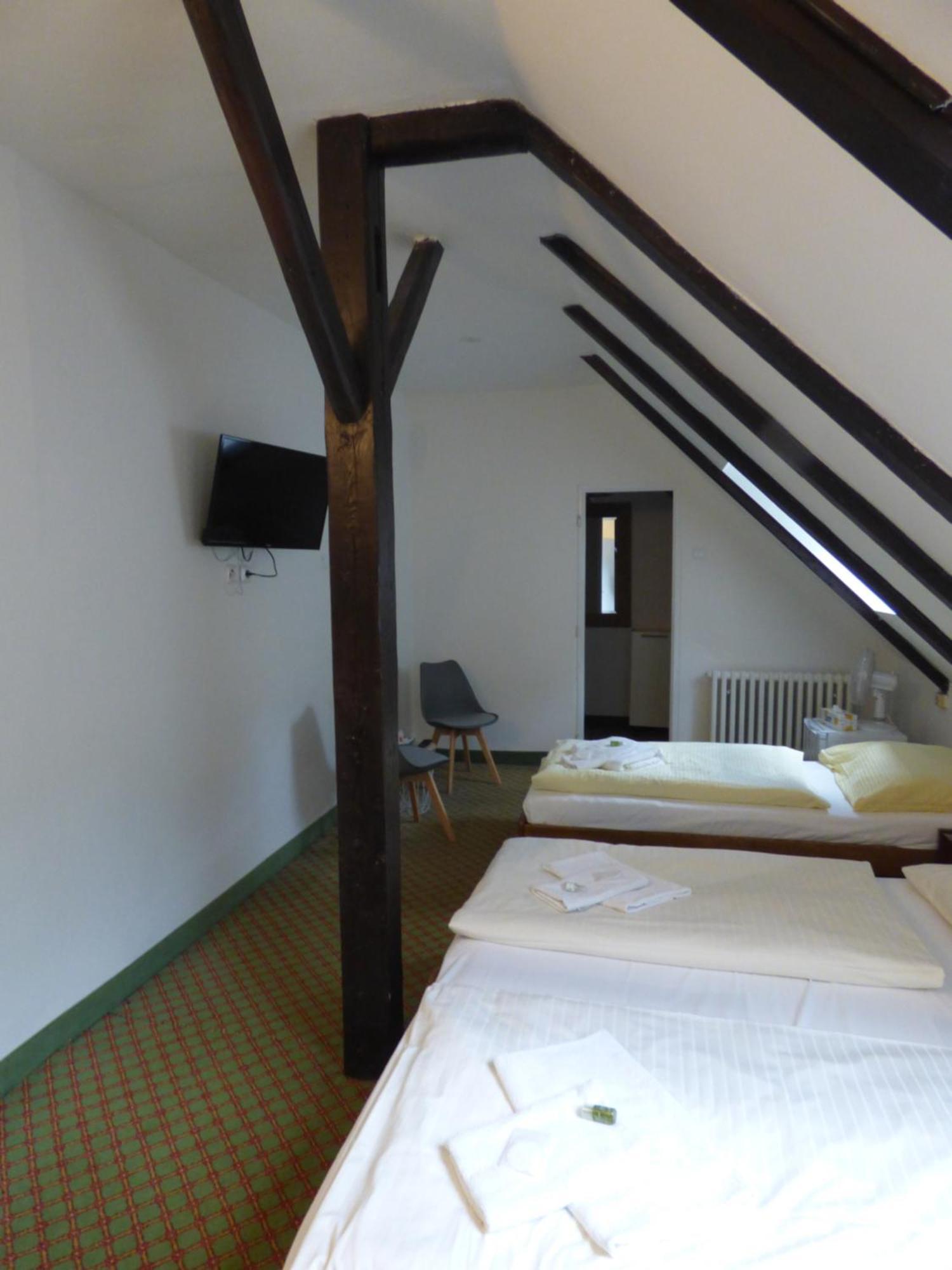 Hotel Svornost Прага Экстерьер фото