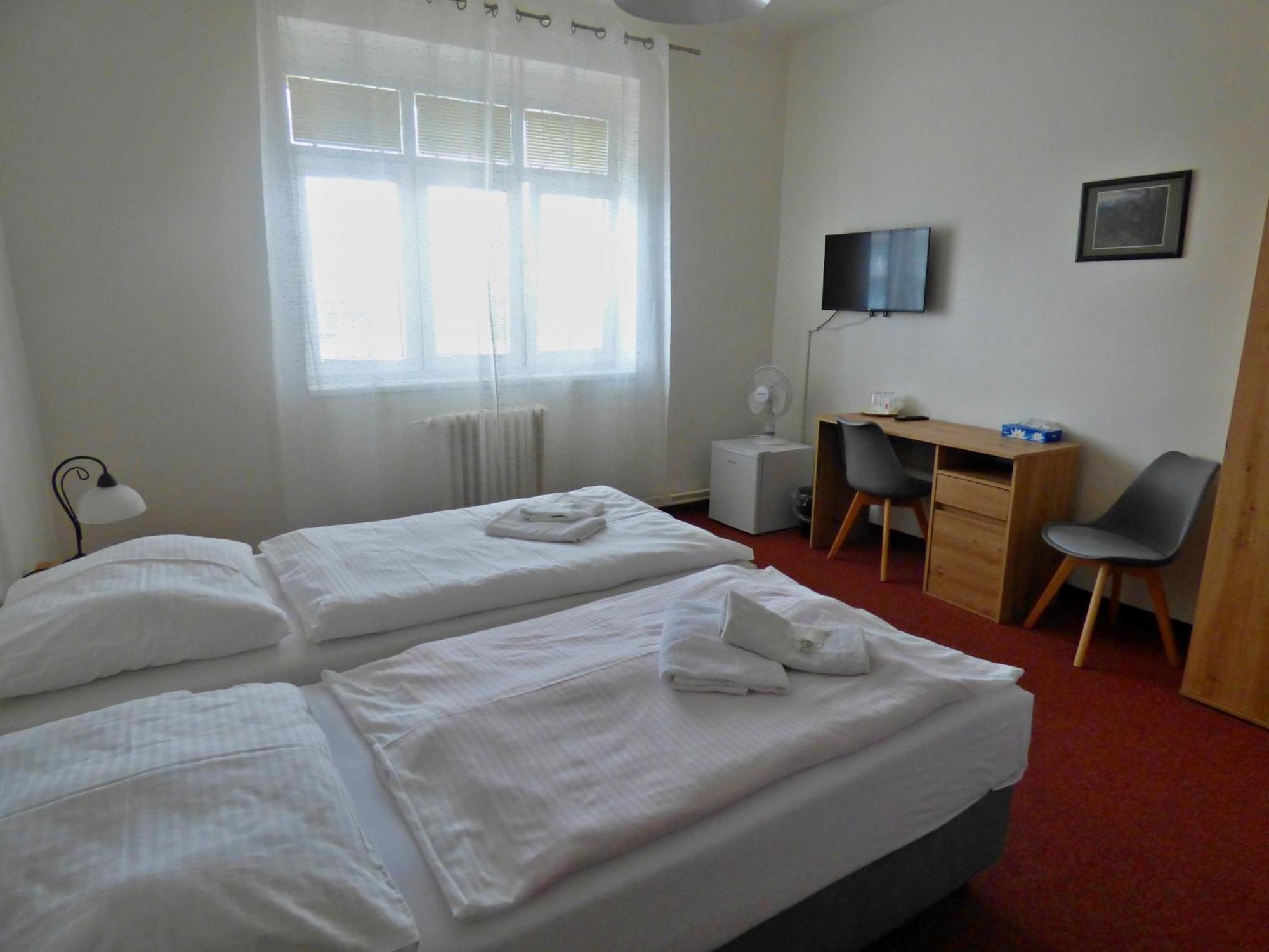Hotel Svornost Прага Экстерьер фото